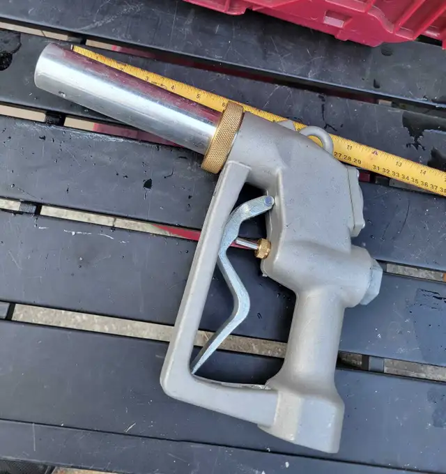 Automatic Fueling Nozzle Die Cast Aluminum Sprayer Gun Dispensin in Hand Tools in Windsor Region - Image 3