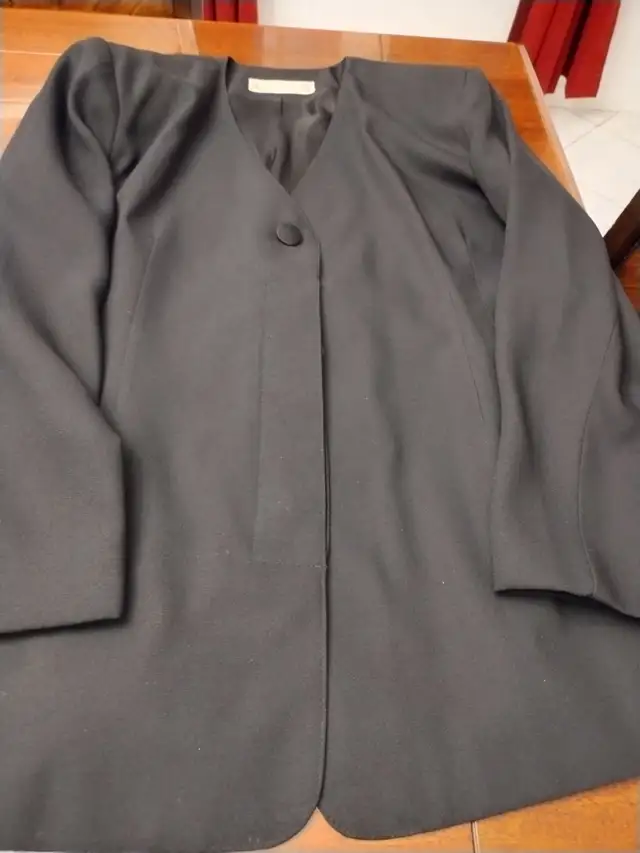 ensemble Veston et jupe in Women's - Dresses & Skirts in Québec City - Image 2