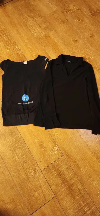 2 chandails de maternité fait small pour 8$, View more