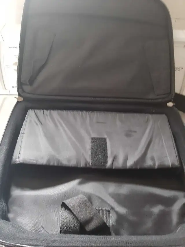 Sac pour ordinateur portable Dell in Bags & Luggage in Longueuil / South Shore - Image 4