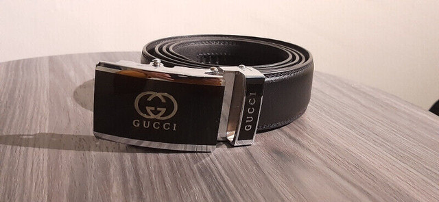 Gucci Leather belt black Grip Auto Lock Buckle dans Hommes  à Ville de Montréal