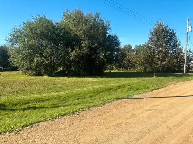 RV PAD(S) for RENT in CALLING LAKE, AB in Alberta in Canada - Image 2
