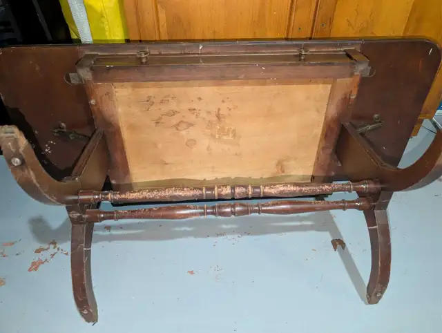 Drop Leaf Side Table in Dining Tables & Sets in Hamilton - Image 4