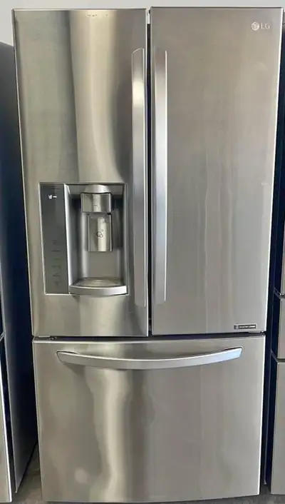 LG Branded French Doors Style Fridge Tall Ice & Water Dispenser 25 Cubic Capacity Perfect for a fami...
