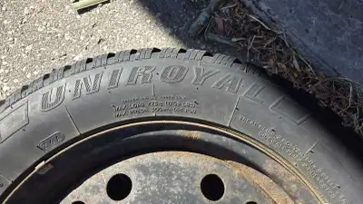 Set of 4 Winter Tires. 225/60 R17 5 bolt 108mn(4.25") 5 years old Used on a 2014 Ford Escape