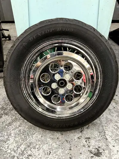 Harley Davidson 16 inch black hub and pulley Came off dynamite.