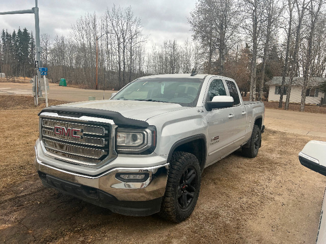 2017 GMC Serra SLE  double cab in Cars & Trucks in Edmonton - Image 2