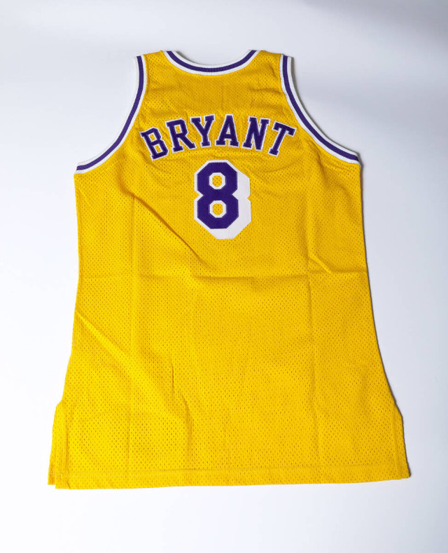 Champion - LA Lakers Kobe Bryant Pro Cut Authentic Jersey (1996) in Arts & Collectibles in City of Toronto - Image 2