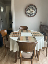 Elegant dinning table
