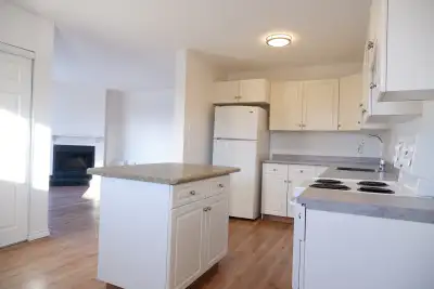 Welcome home to this beautifully refreshed 1 bedroom, 1 bathroom condo in a prime East Regina locati...