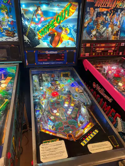 Title says it all! Awesome winter sport themed gottlieb wipe out pinball machine. Game recently shop...