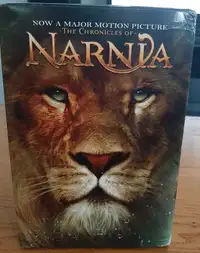 Complete set of Chronicles of Narnia on Paperback