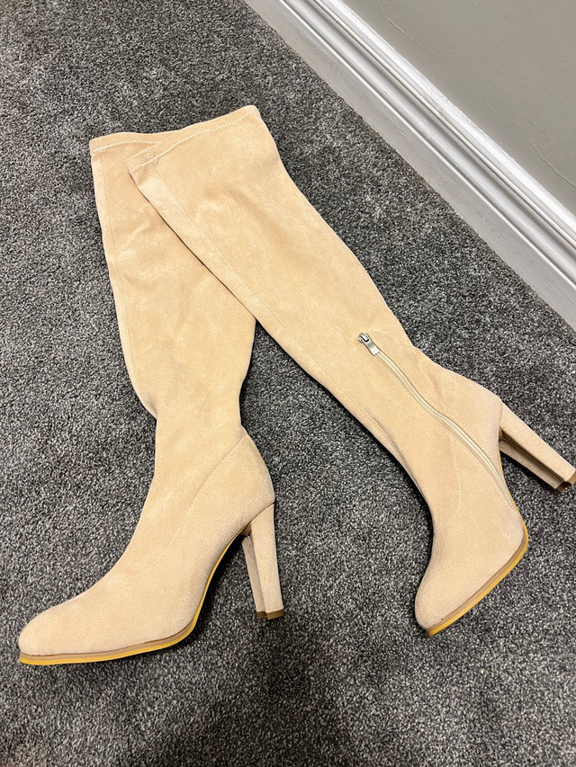 Cream Color Knee high boots size 7 in Women's - Shoes in Oshawa / Durham Region