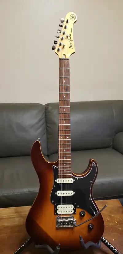 Yamaha Pacifica 412V in Old Violin Sunburst 2003, View more