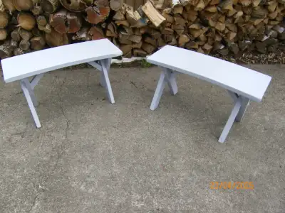 Curved benches in very good condition. 16" H X 11" W X 29" L, good for patio or around the camp fire...