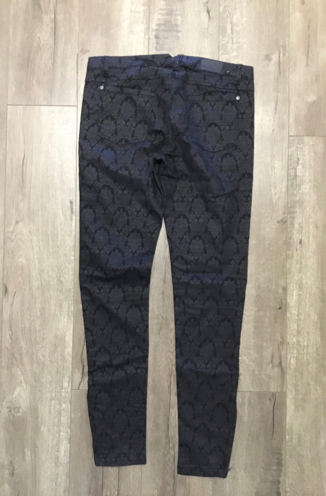 Women’s  Black Pants ,Capri, Leggings - small in Women's - Bottoms in Kitchener / Waterloo - Image 2