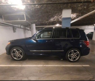 2015 Blue Mercedes GLK 