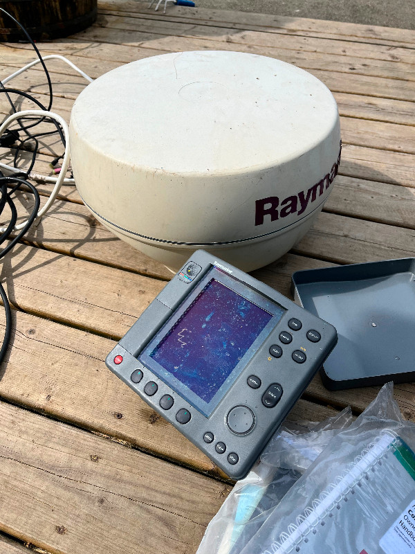 Raymarine Radar and Chart Plotter in Boat Parts, Trailers & Accessories in North Shore - Image 2
