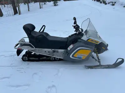 Great sled Runs great New battery Low kms Super dependable 4 stroke 800cc Manual shift reverse Heate...