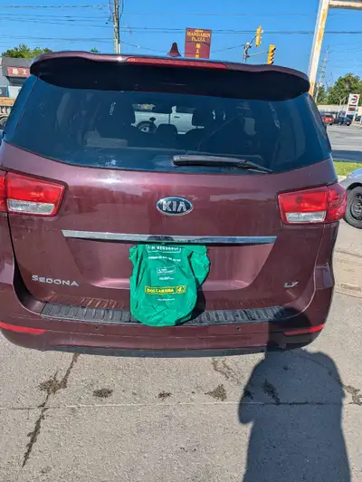 I am selling kia Sedona 2016 AS-IS 143,000km. LX size. 6 slender . 8 set . It has a new engine and a...