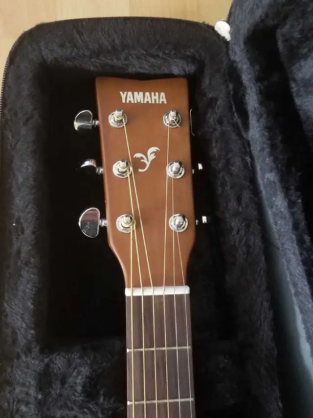 Yamaha Guitars  new in Guitars in City of Montréal - Image 3