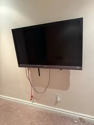 Tv With wall mount (NO REMOTE), View more