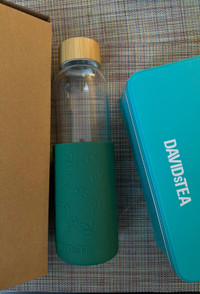 DavidsTea Glass Bottle Silicone in Foliage Green