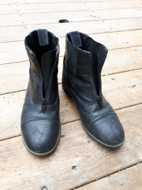 Aüken paddock boots size 5 (fits womens size 7)