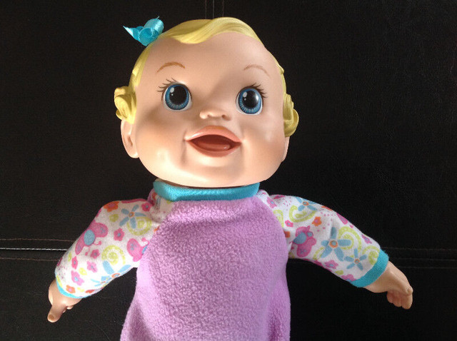 2009 Hasbro - Baby Alive Bouncing Babbles Doll in Arts & Collectibles in Ottawa