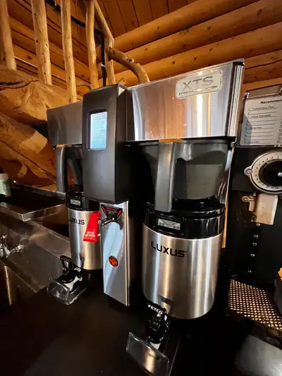 Fetco CBS-2132 XTS Twin Brewing Station Includes: - Commercial Coffee Brewer (FETCO CBS-2132) - 2 Ca...