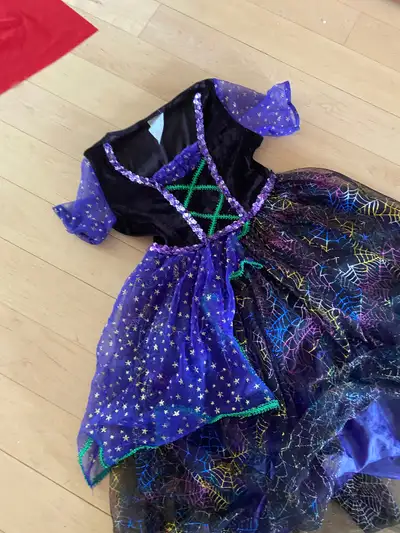 Costume sorcière pour fillette 4-7 ans, View more