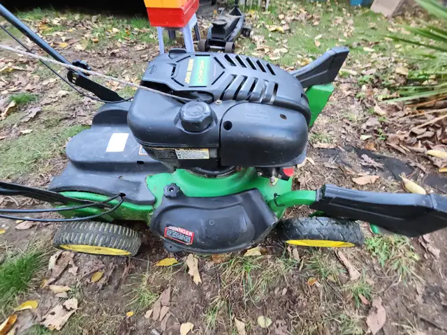 John Deere Commercial Self Propelled Zero Turn Lawnmower 6.75 HP in Lawnmowers & Leaf Blowers in Windsor Region - Image 7