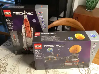 2 Brand New and Sealed LEGO Sets Set 1 - LEGO Technic SPACE - Set 42221 - NASA Artemis Space Launch...