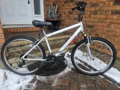 MARIN Bike. 26"wheels size.  IN EXCELLENT CONDITION READY TO RID, View more