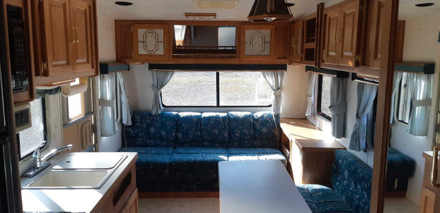 Kustom Coach  1991 5th Wheel Trailer  in Travel Trailers & Campers in Penticton - Image 2