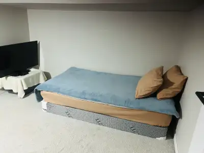 Only woman 1 person only, No smoking Parking available Share washroom Landlord also in the house. Ut...