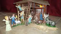Crèche de Noël et figurines