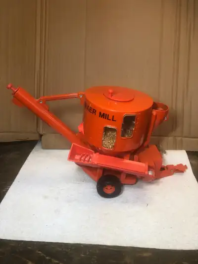 Ertl Orange, Case, Allis Chalmers 1/16 Toy Mixer Mill, View more