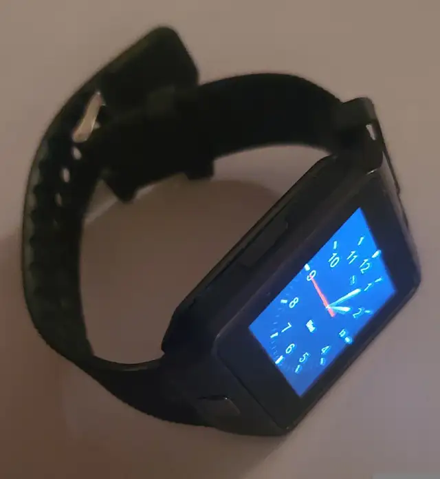 Bluetooth Smart Watch in Jewellery & Watches in London - Image 4