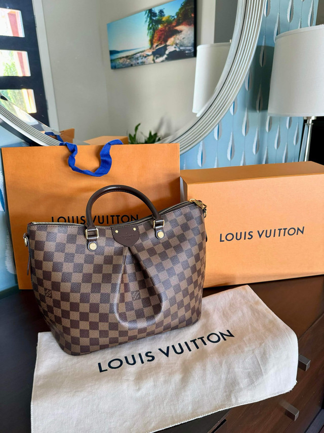 Louis Vuitton Vintage M/M in Women's - Bags & Wallets in Burnaby/New Westminster - Image 2