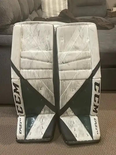 CCM Eflex 5.9 33 +1.5 Sr. Men’s Goalie Pads, View more