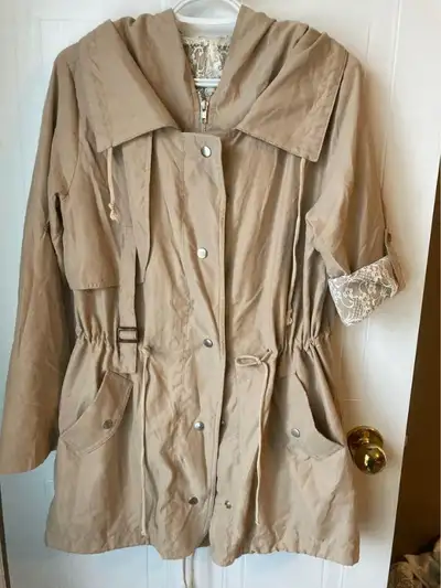 Gorgeous fall/spring coat, size L/XL, View more