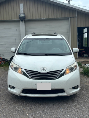 2014 Toyota Sienna XLE
