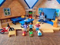 Playmobil school - full set / take along school house playset