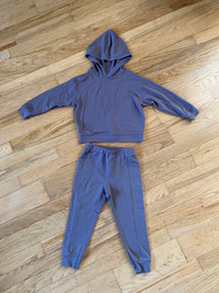Kids sweat suit (3T)