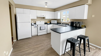 5 min walk to Fanshawe College, 5 Beds - 3 Baths for Rent 1-May, View more