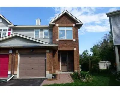 I have 2 large bedrooms to rent in my townhouse to rent in Kanata North. Near to KRP / High-tech off...