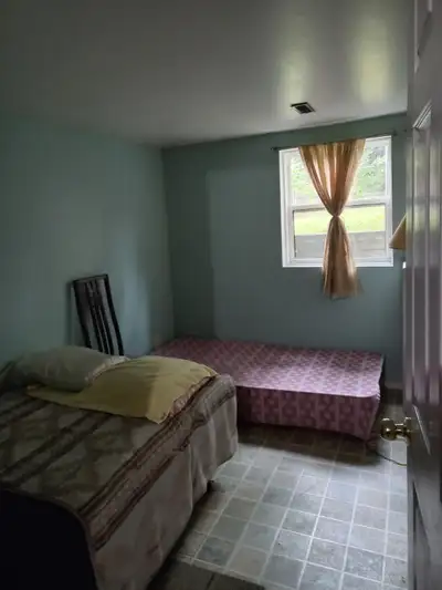 July ROOM - Quiet, Clean - Duckworth/Grove