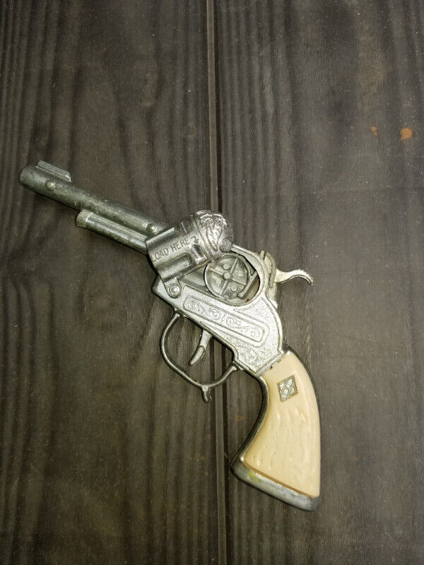 Vintage Hubley Diamond H cap gun in Arts & Collectibles in Oakville / Halton Region - Image 3
