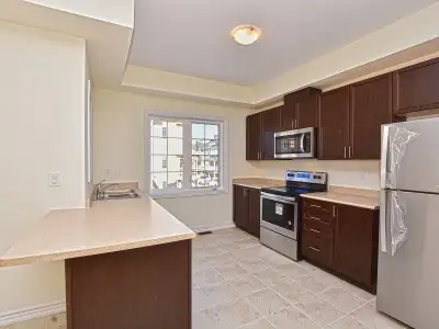 A nice room close to amenities and UoG